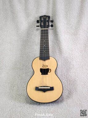 Kaka Ukulele Soprano with Carrying Case